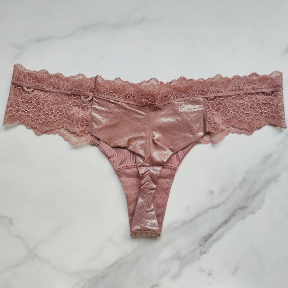 NWT VICTORIA'S SECRET DREAM ANGELS LACE-TRIM SMOOTH SHIMMER THONG PANTY IN VINTA - Picture 3 of 6